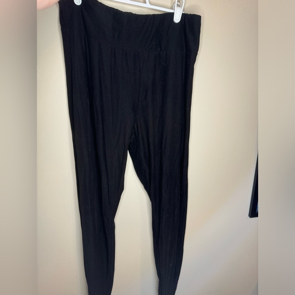 Black leggings